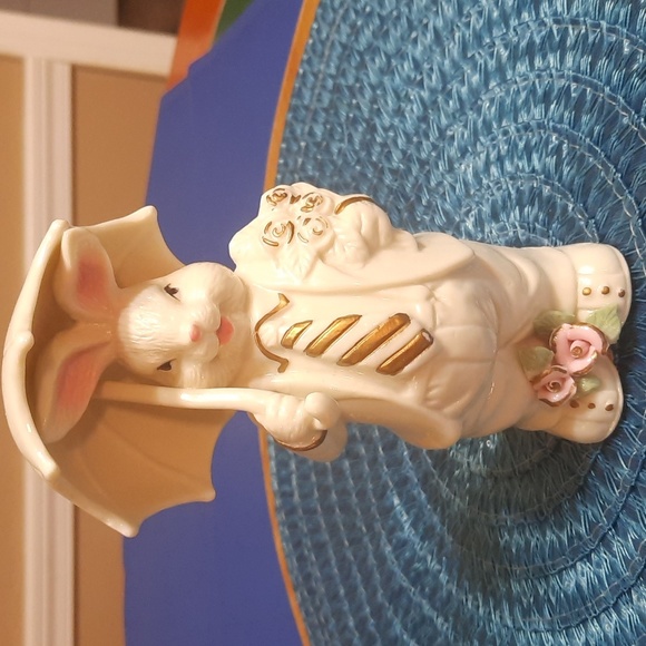 Vintage Bunny Figurine - Picture 1 of 5